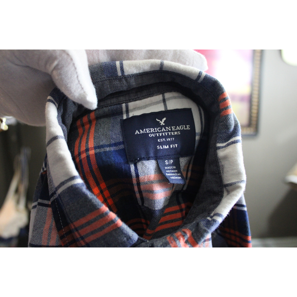 American Eagle Outfitters Plaid Long Sleeve Slim Fit Button Down Shirt - Picture 6 of 10